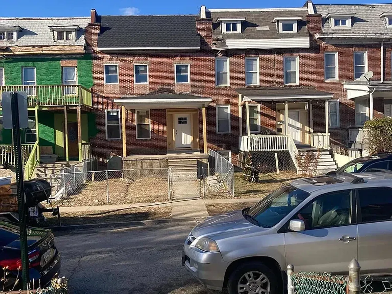 listing, photo 1