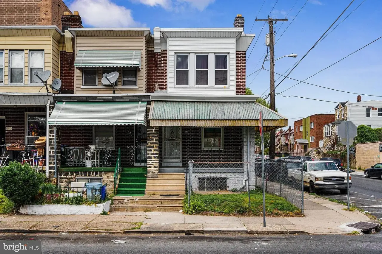 listing, photo 1