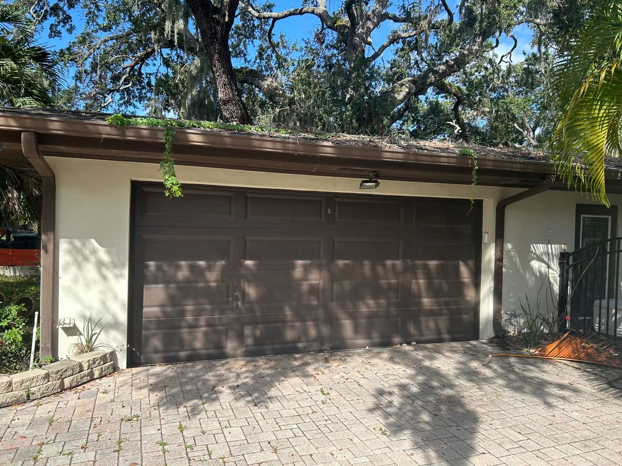 listing, photo 1