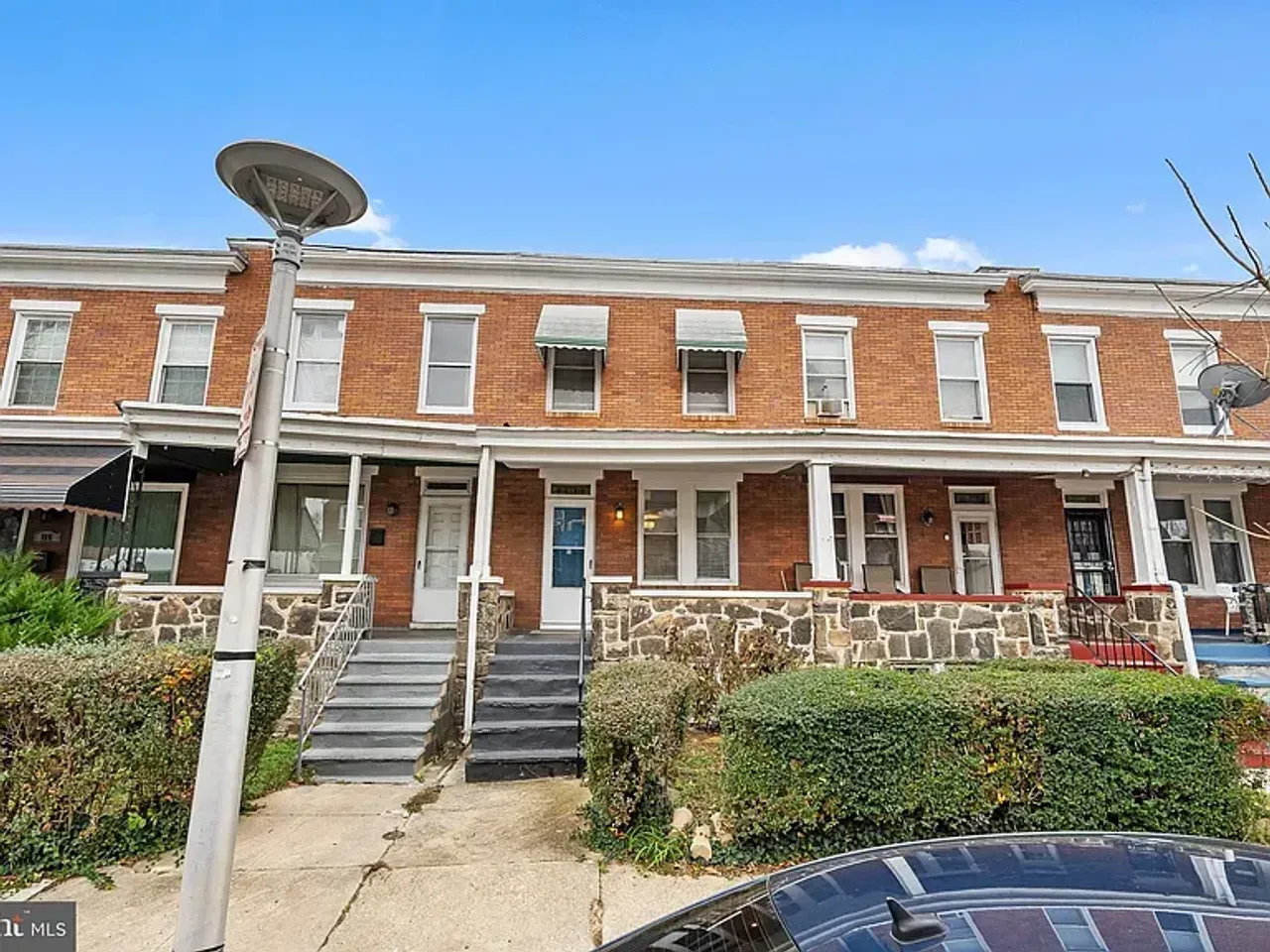 listing, photo 1