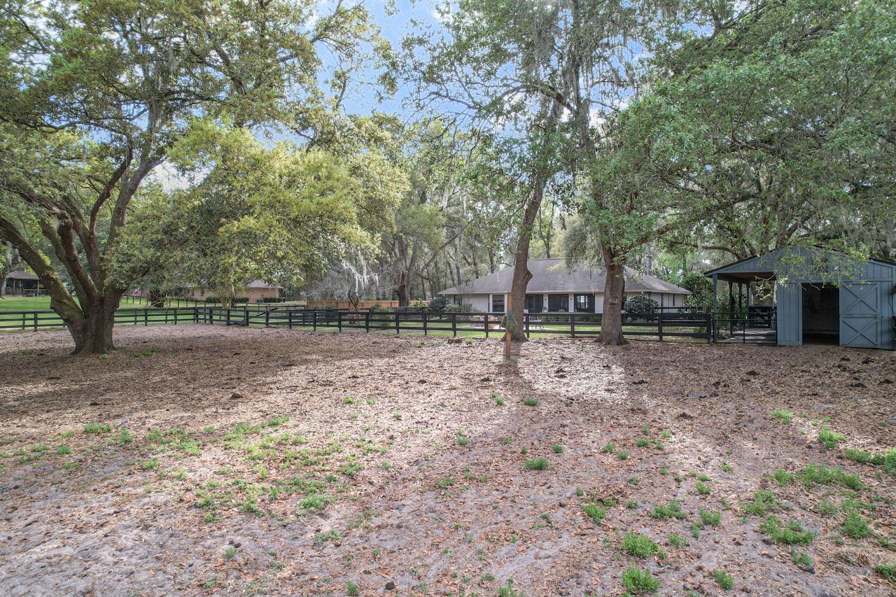 listing, photo 1