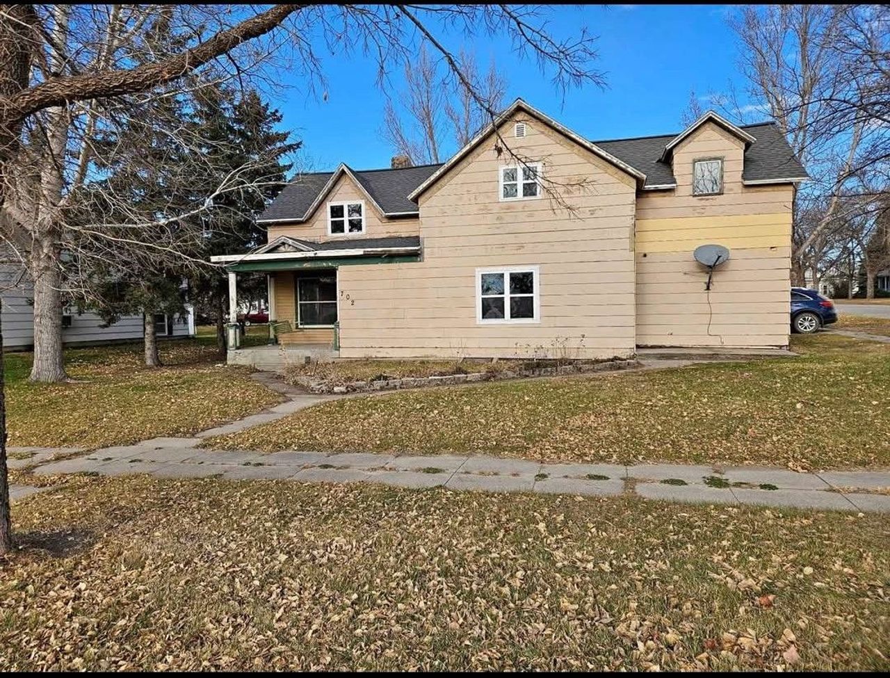 listing, photo 1