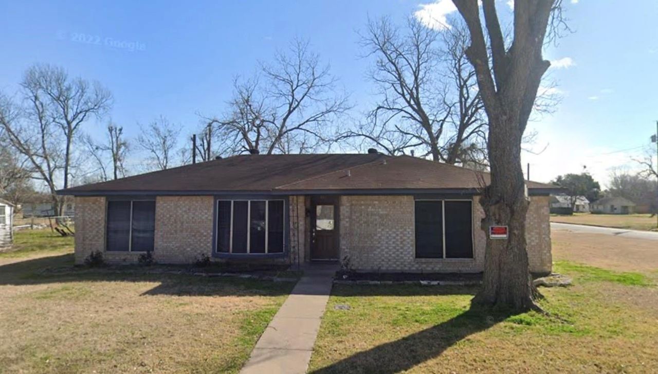 listing, photo 1