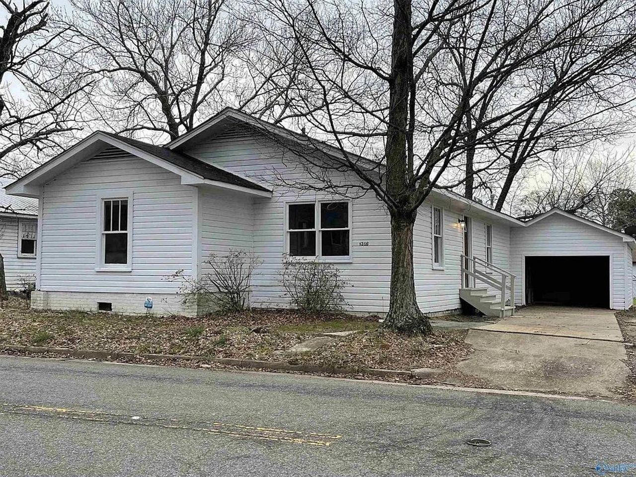 listing, photo 1