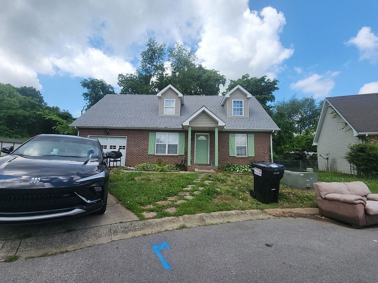 listing, photo 1