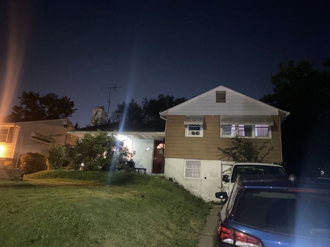 listing, photo 1
