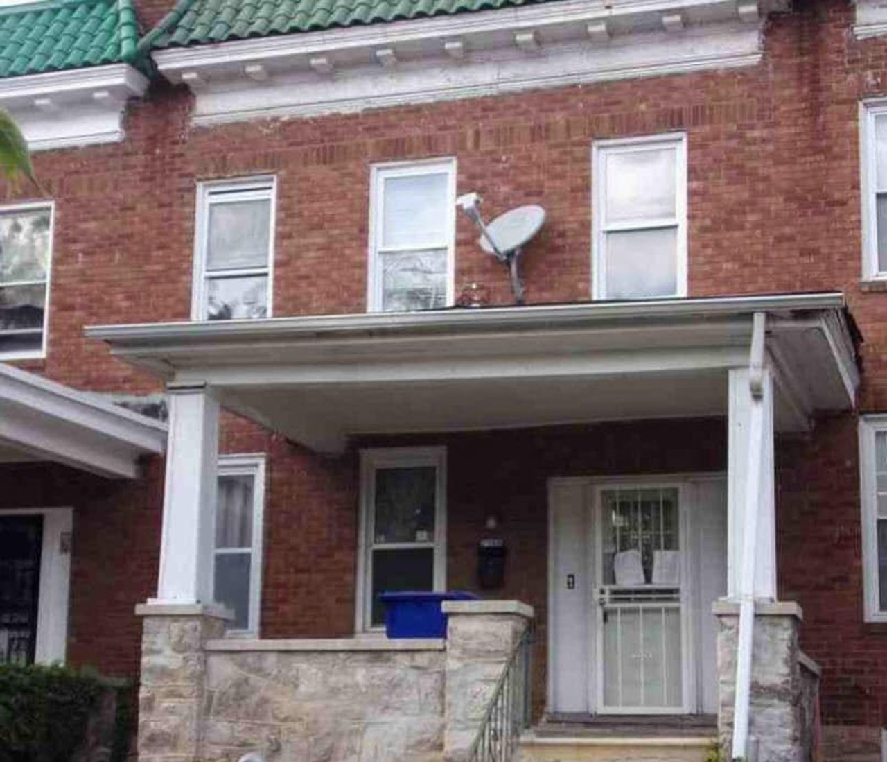 listing, photo 1