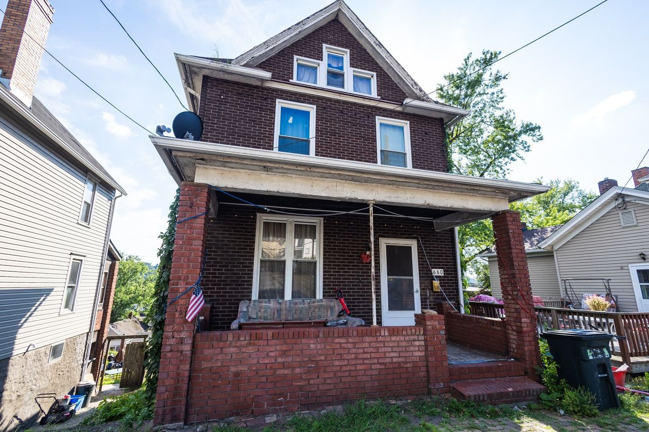 listing, photo 1