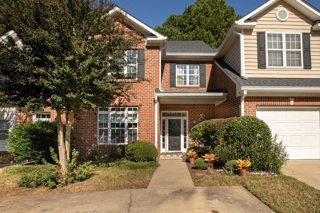 listing, photo 1
