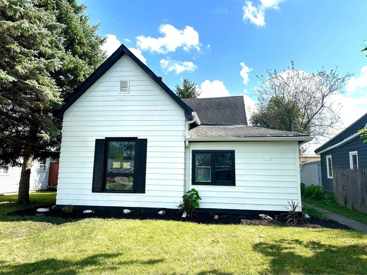 listing, photo 1
