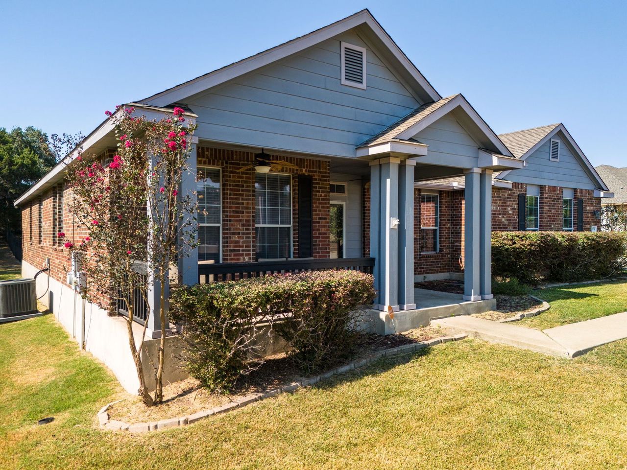 listing, photo 1