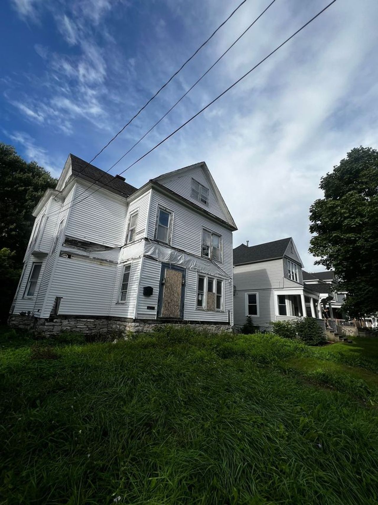 listing, photo 1