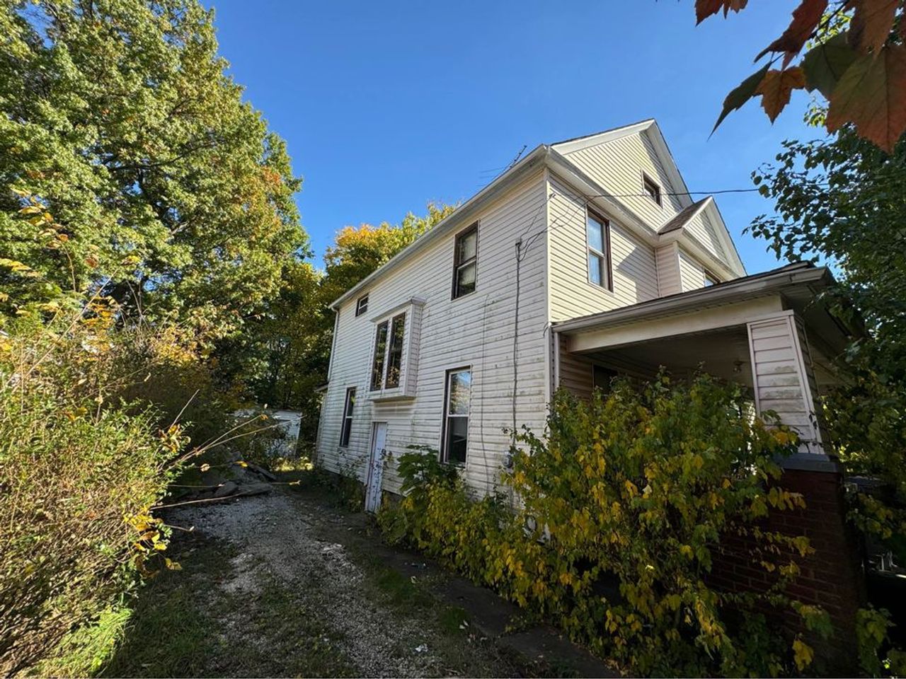 listing, photo 1