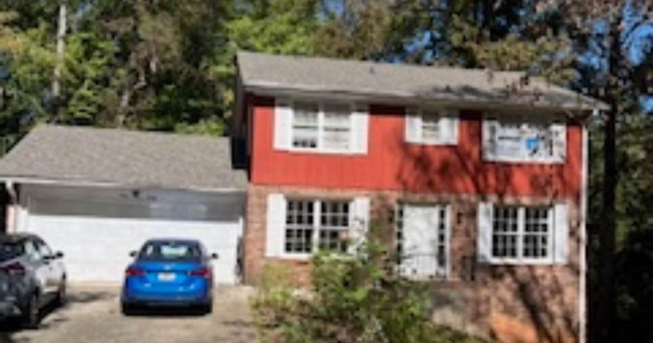 listing, photo 1