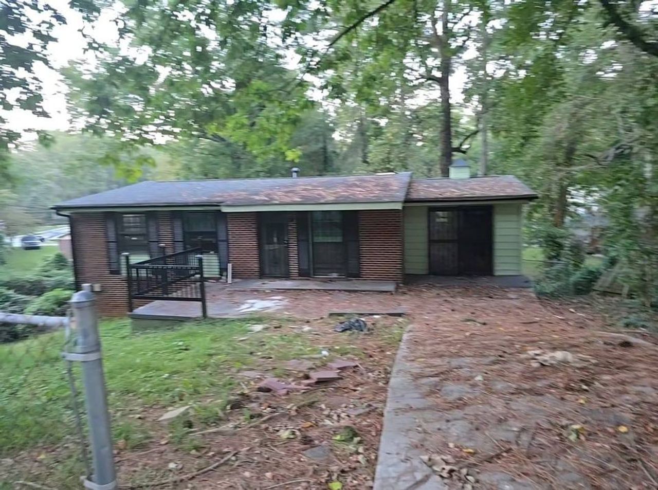 listing, photo 1