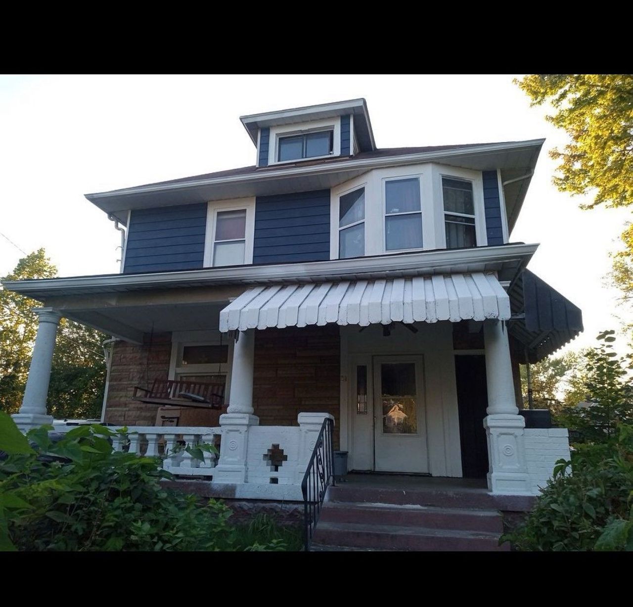 listing, photo 1