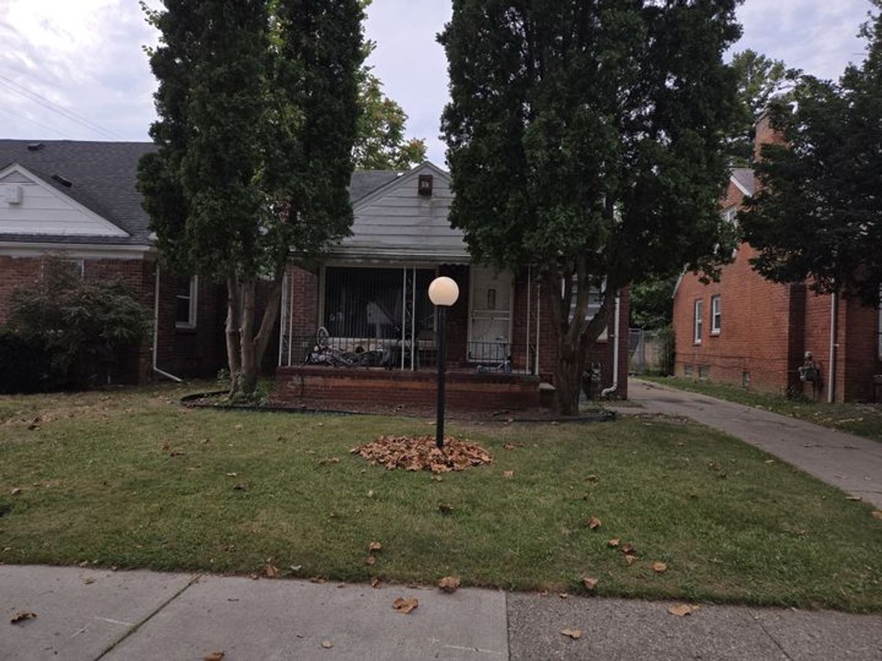 listing, photo 1