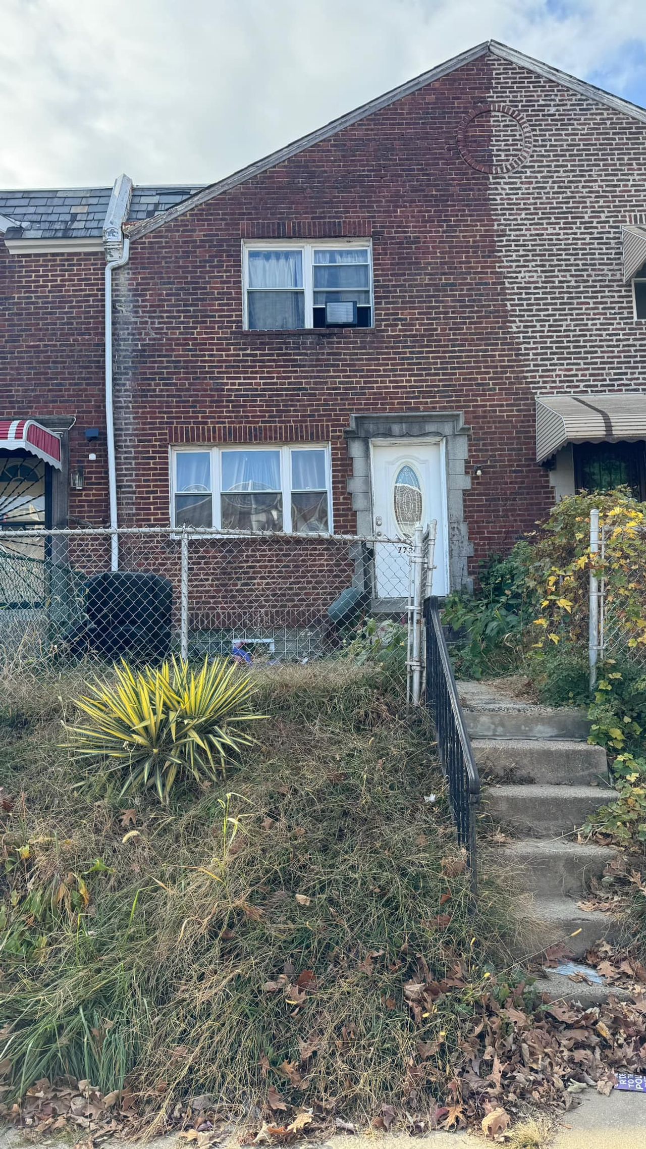 listing, photo 1