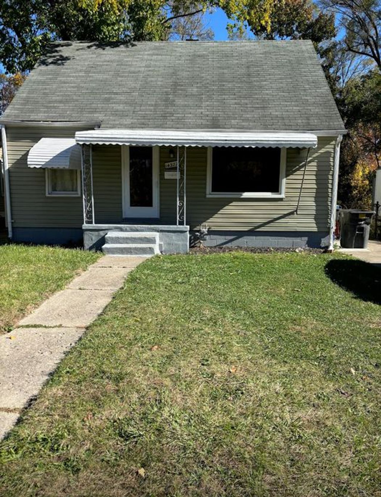 listing, photo 1