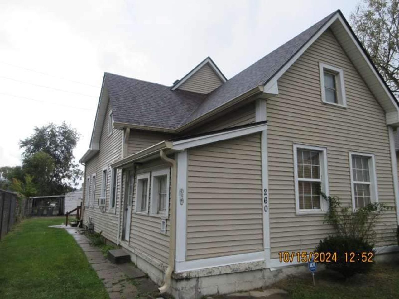 listing, photo 1
