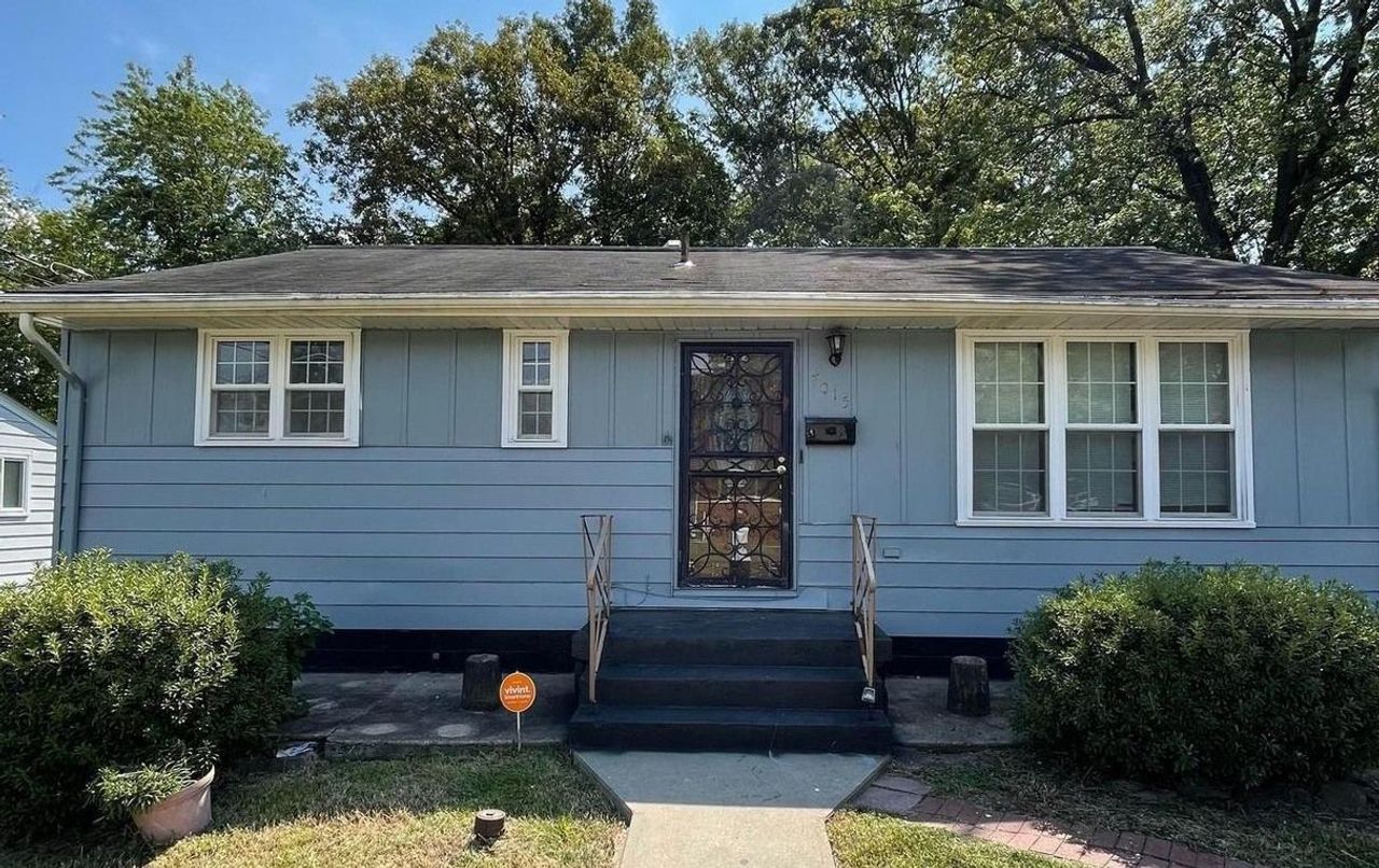 listing, photo 1