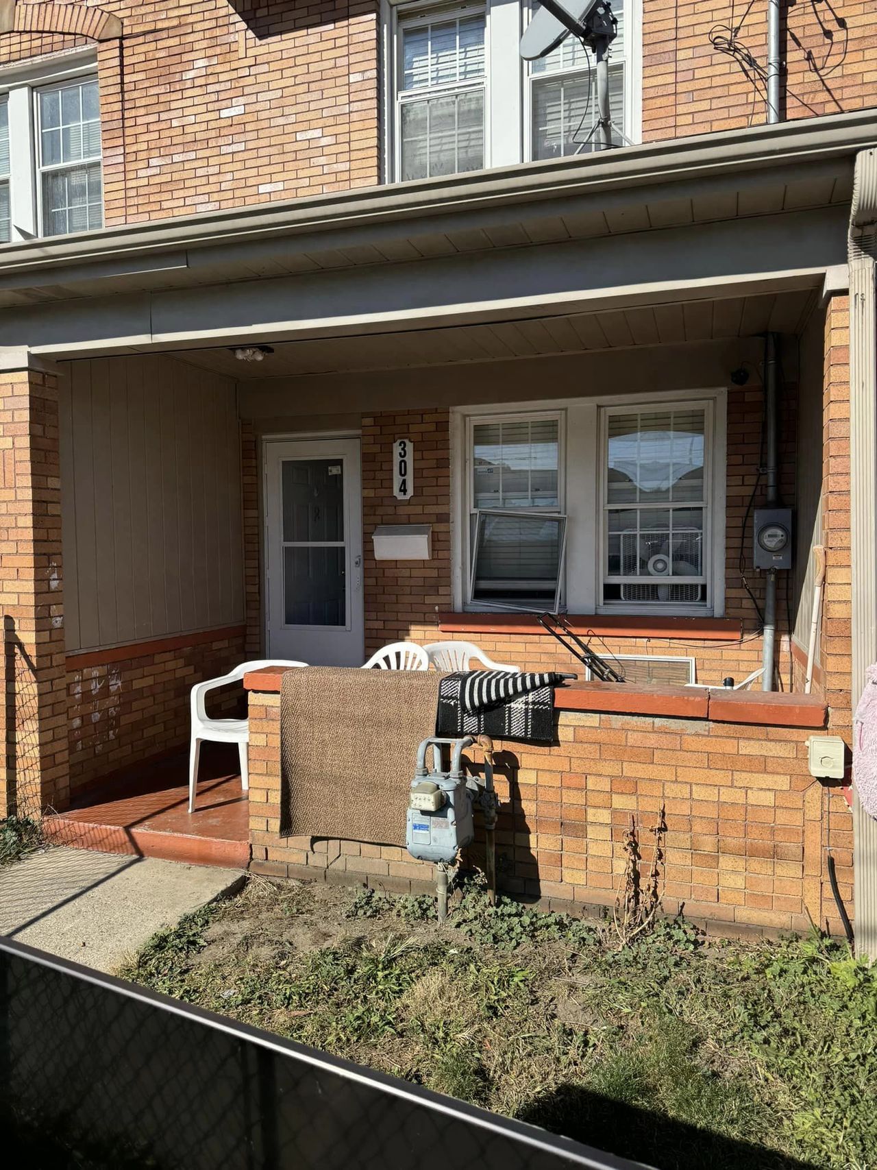 listing, photo 1