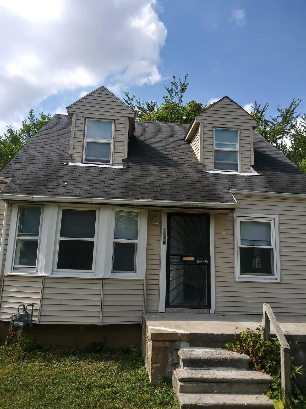 listing, photo 1