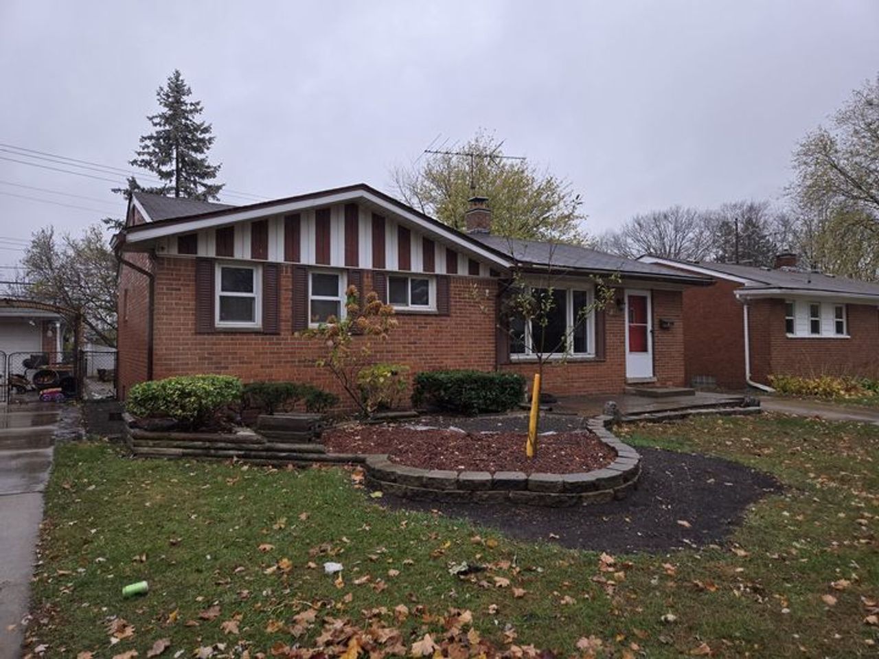 listing, photo 1
