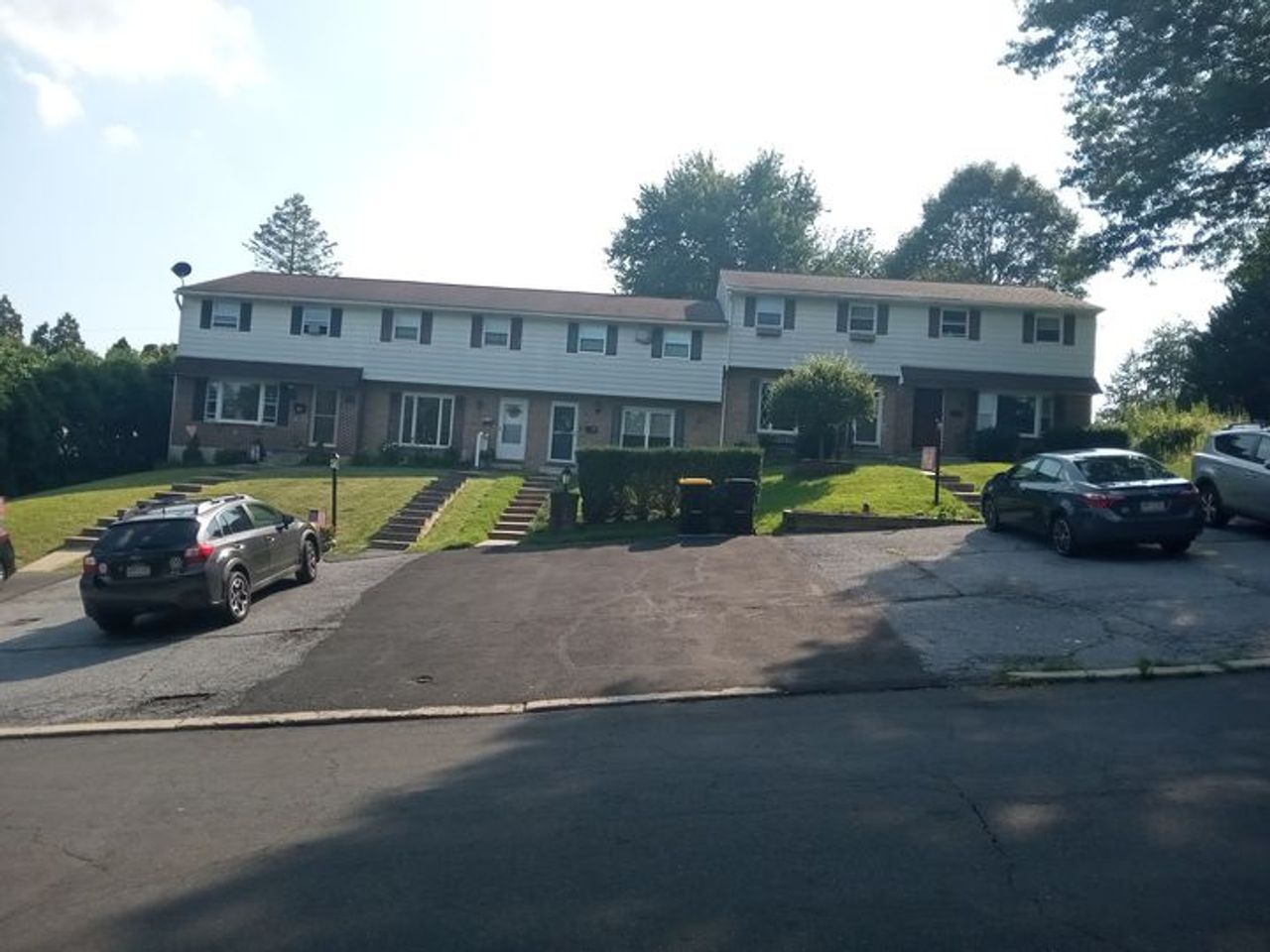 listing, photo 1