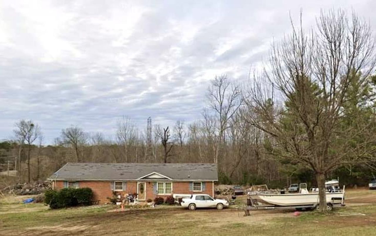 listing, photo 1
