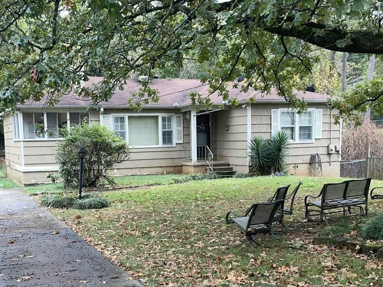 listing, photo 1