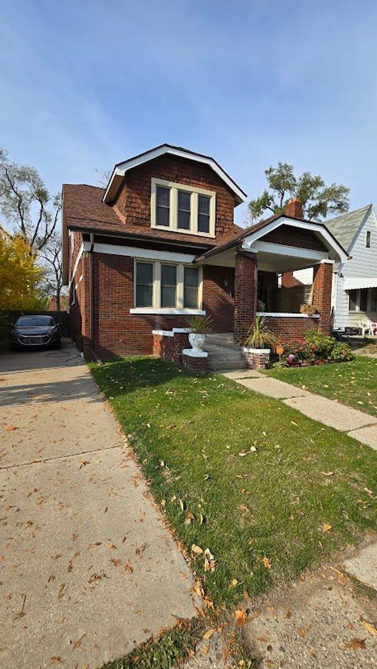 listing, photo 1