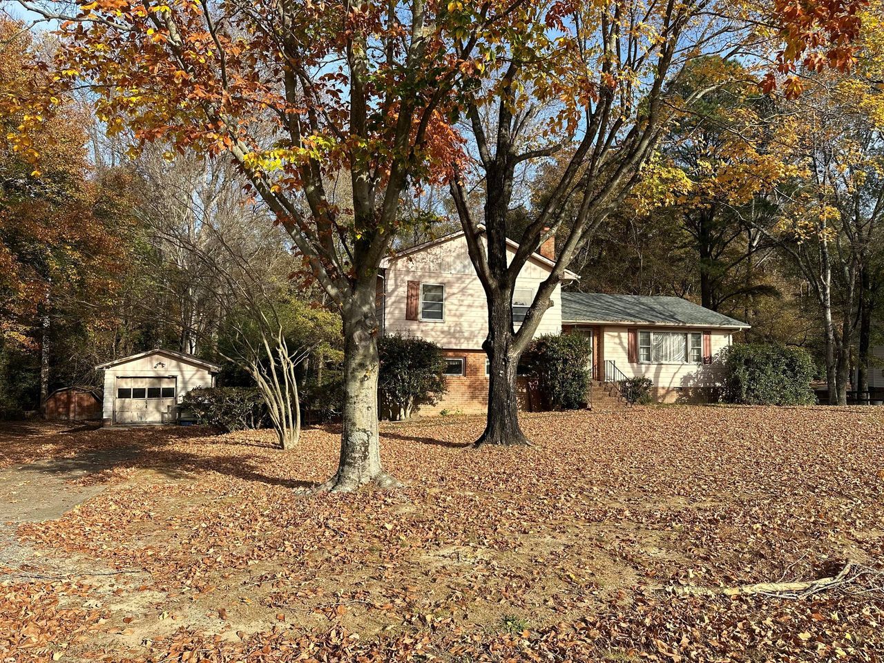listing, photo 1