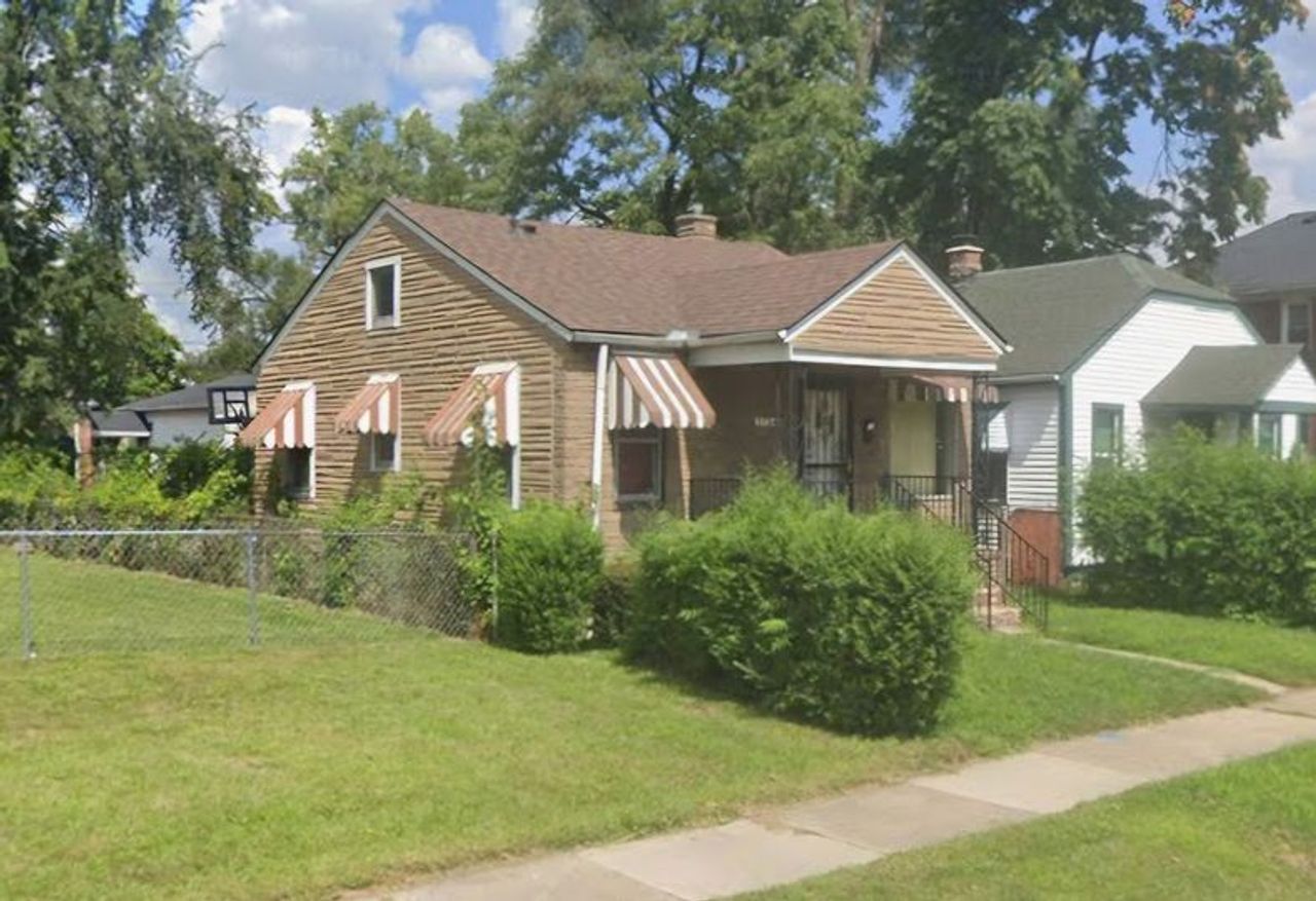 listing, photo 1