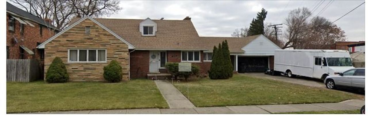 listing, photo 1