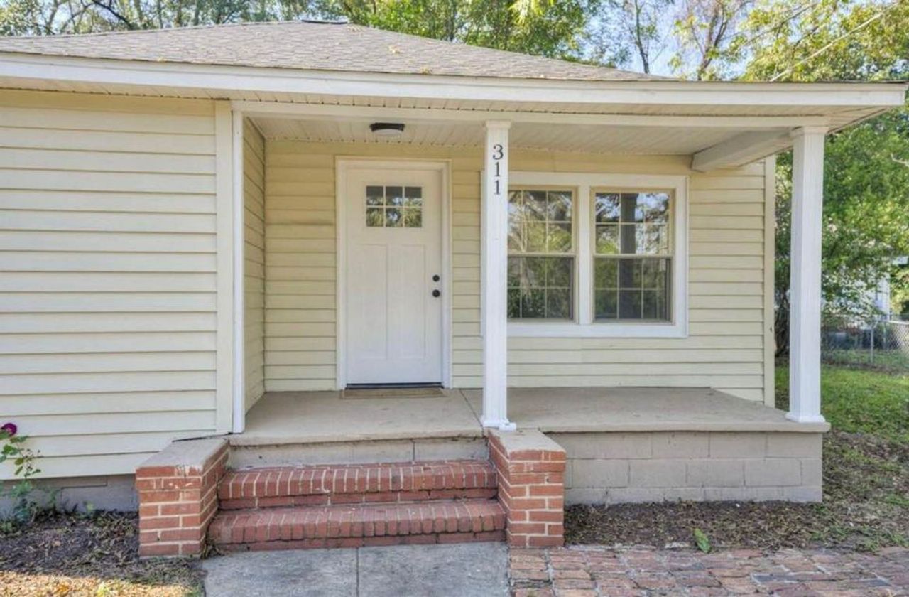 listing, photo 1