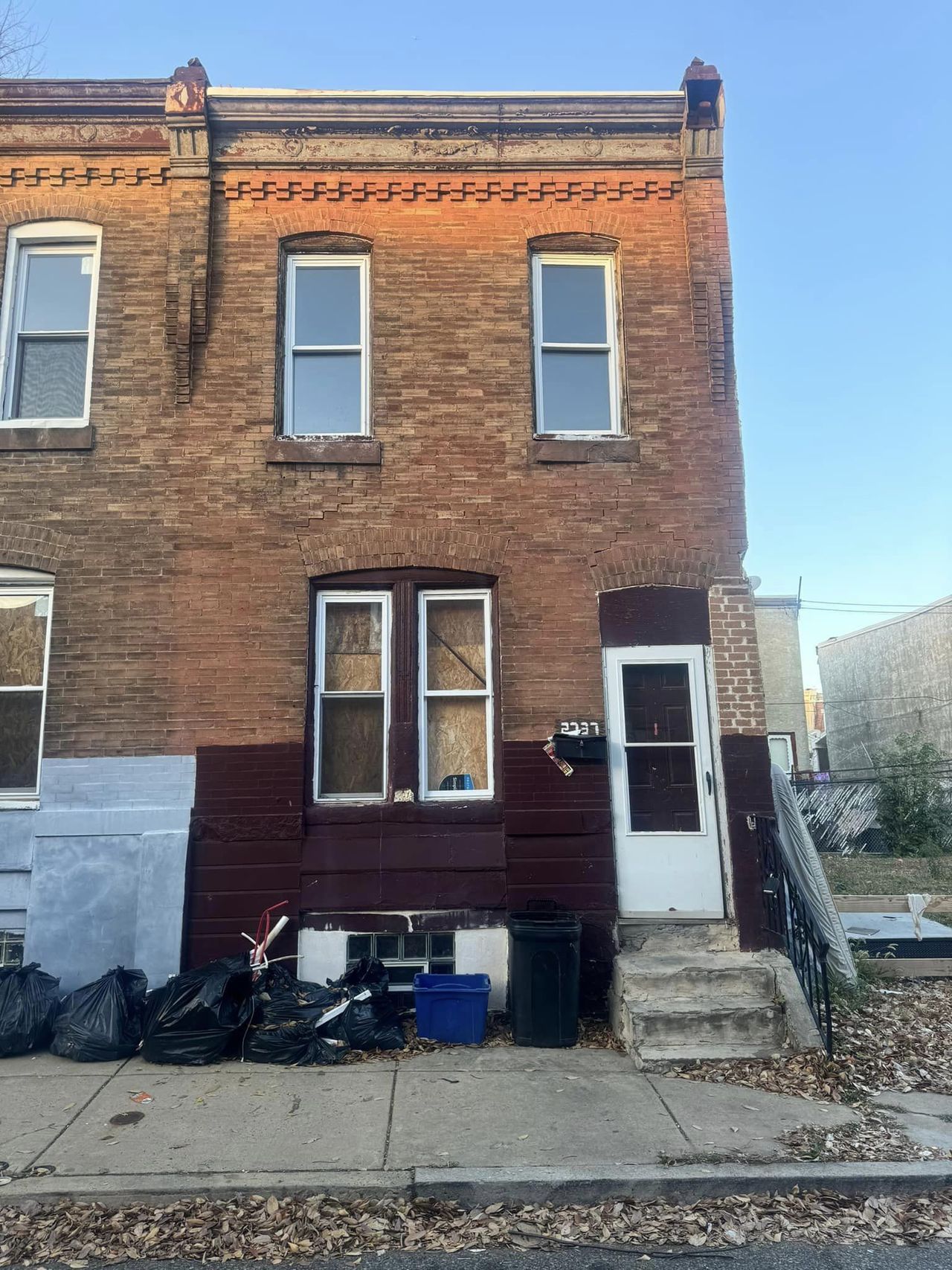 listing, photo 1