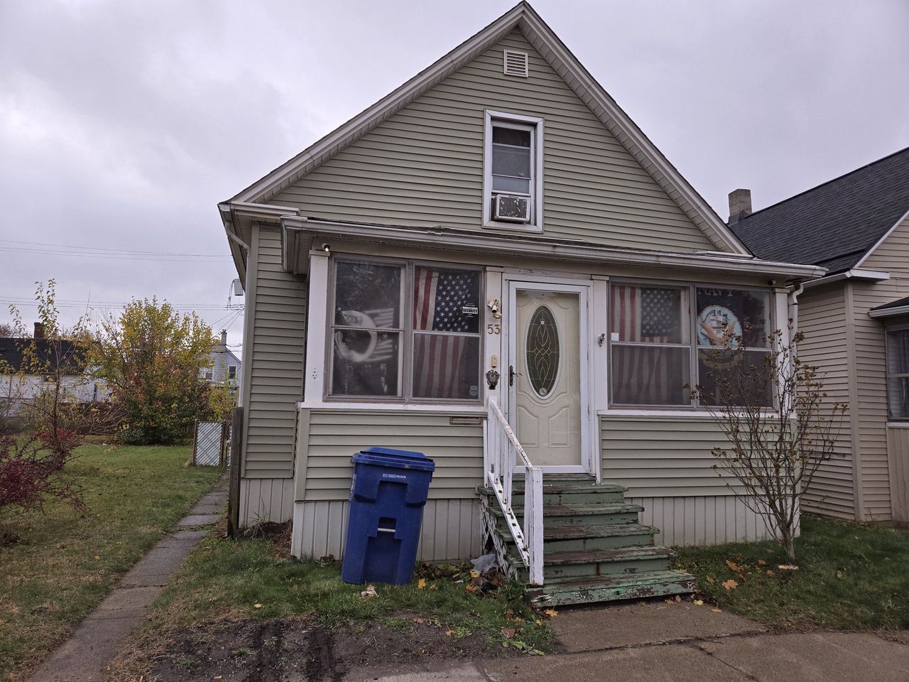 listing, photo 1