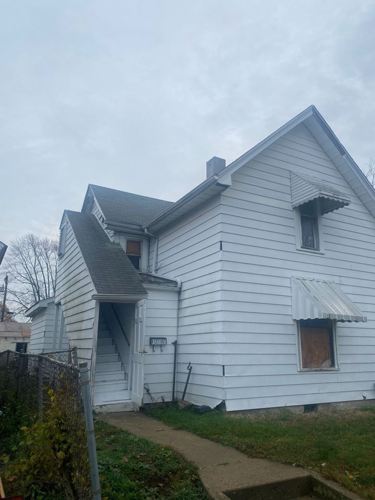 listing, photo 1