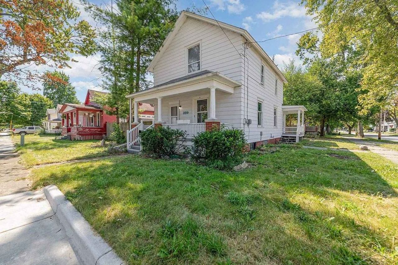 listing, photo 1