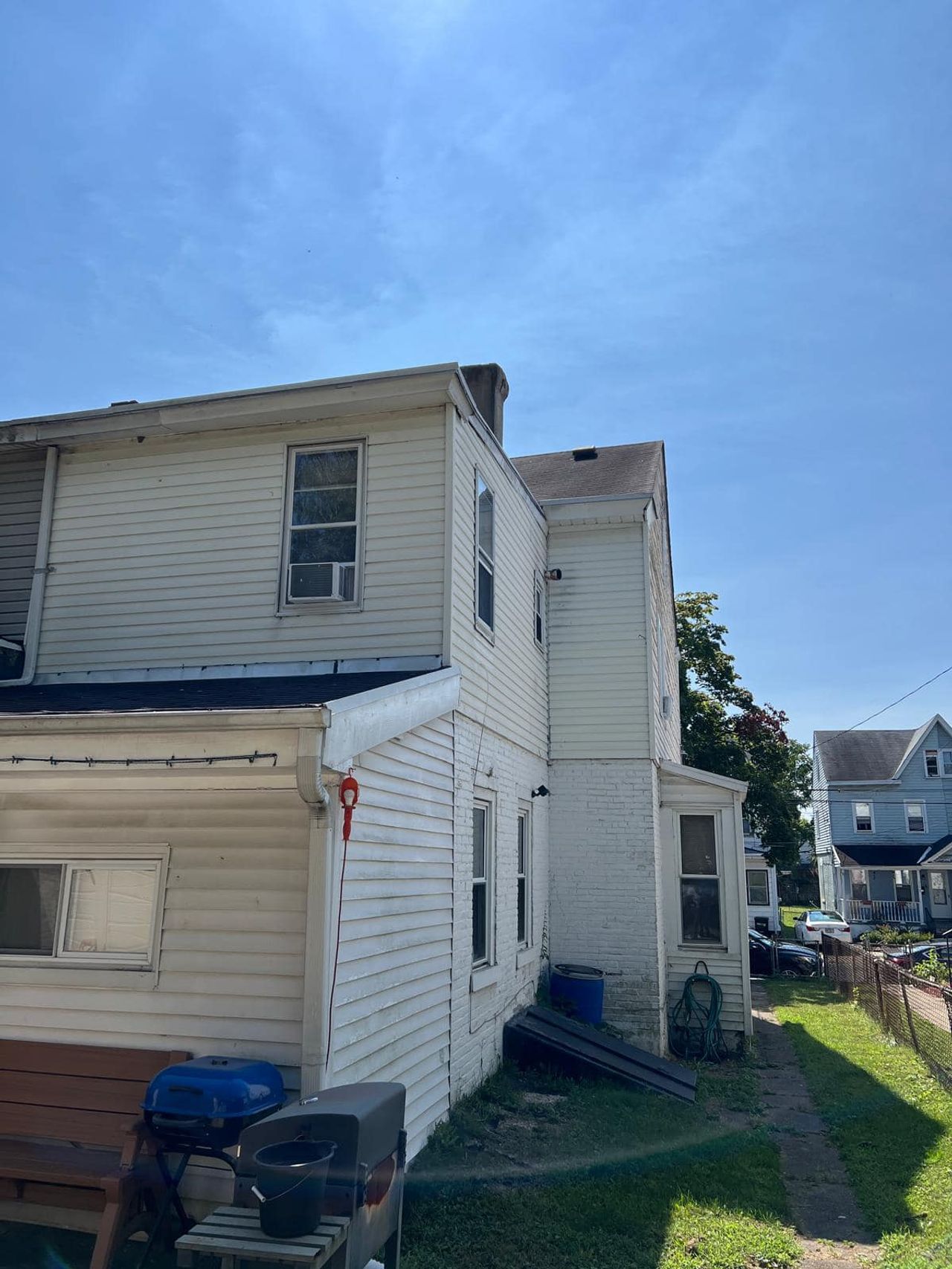 listing, photo 1
