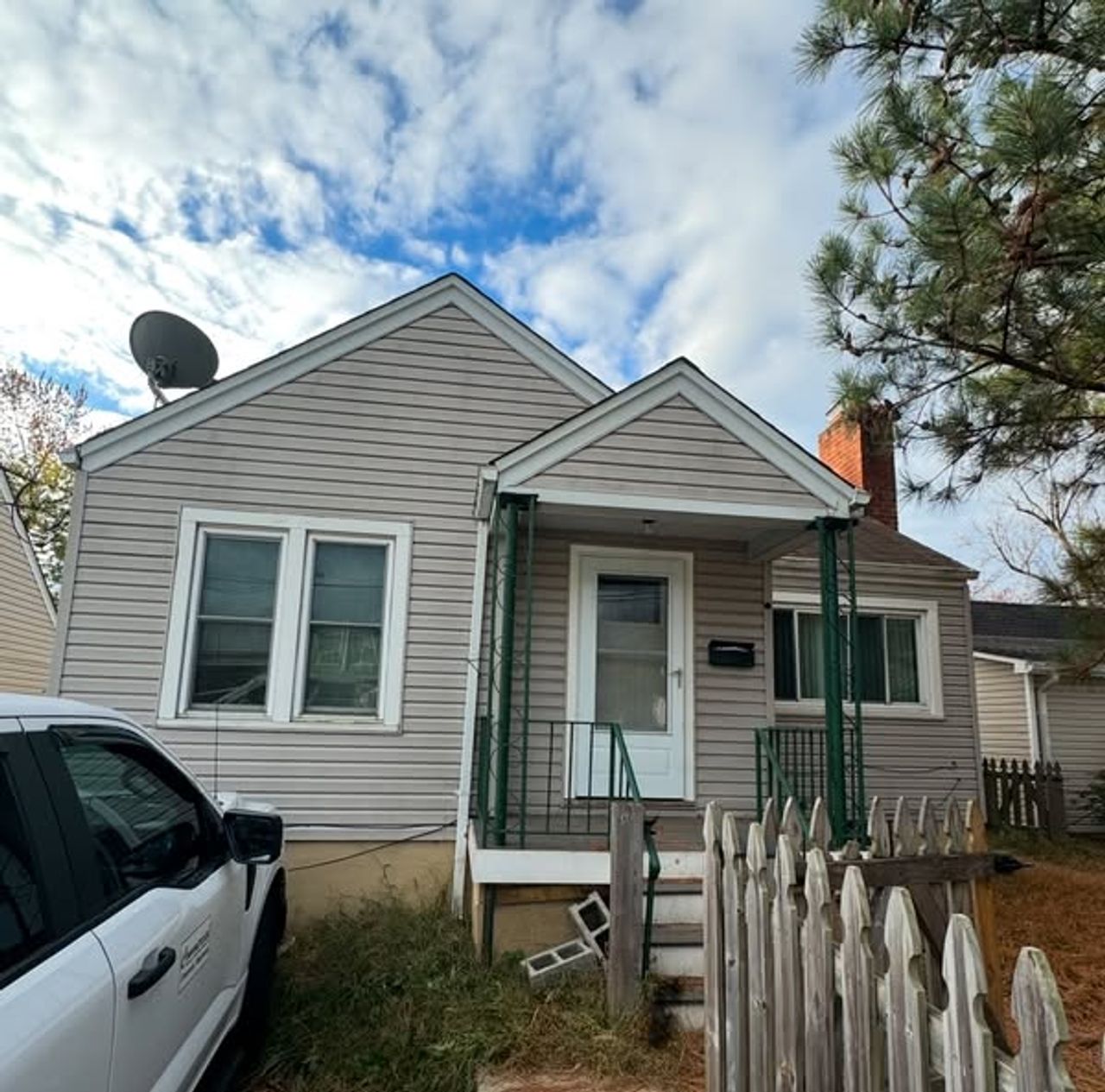 listing, photo 1