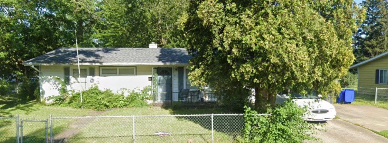 listing, photo 1