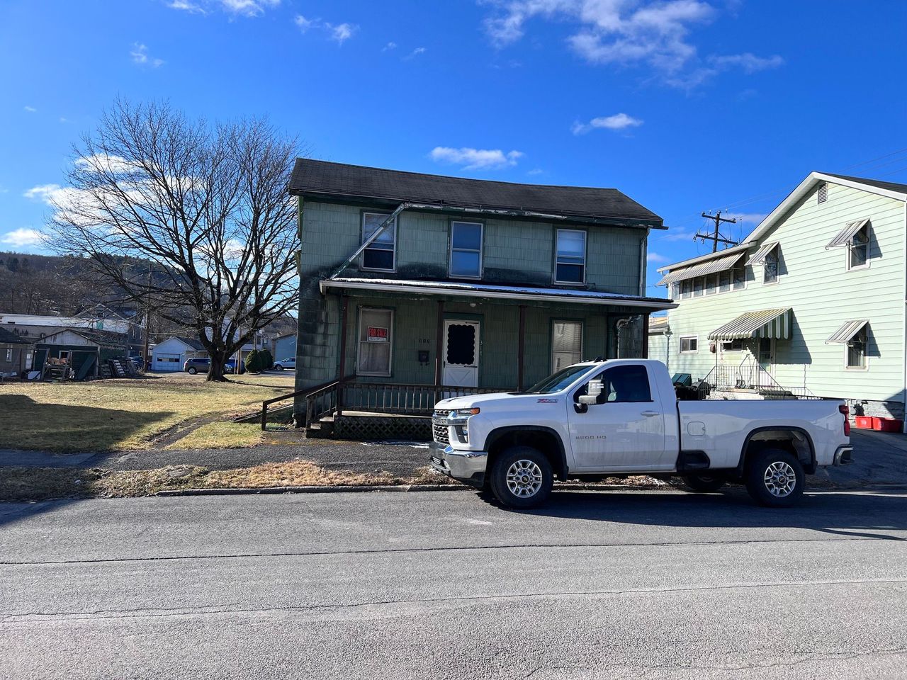 listing, photo 1