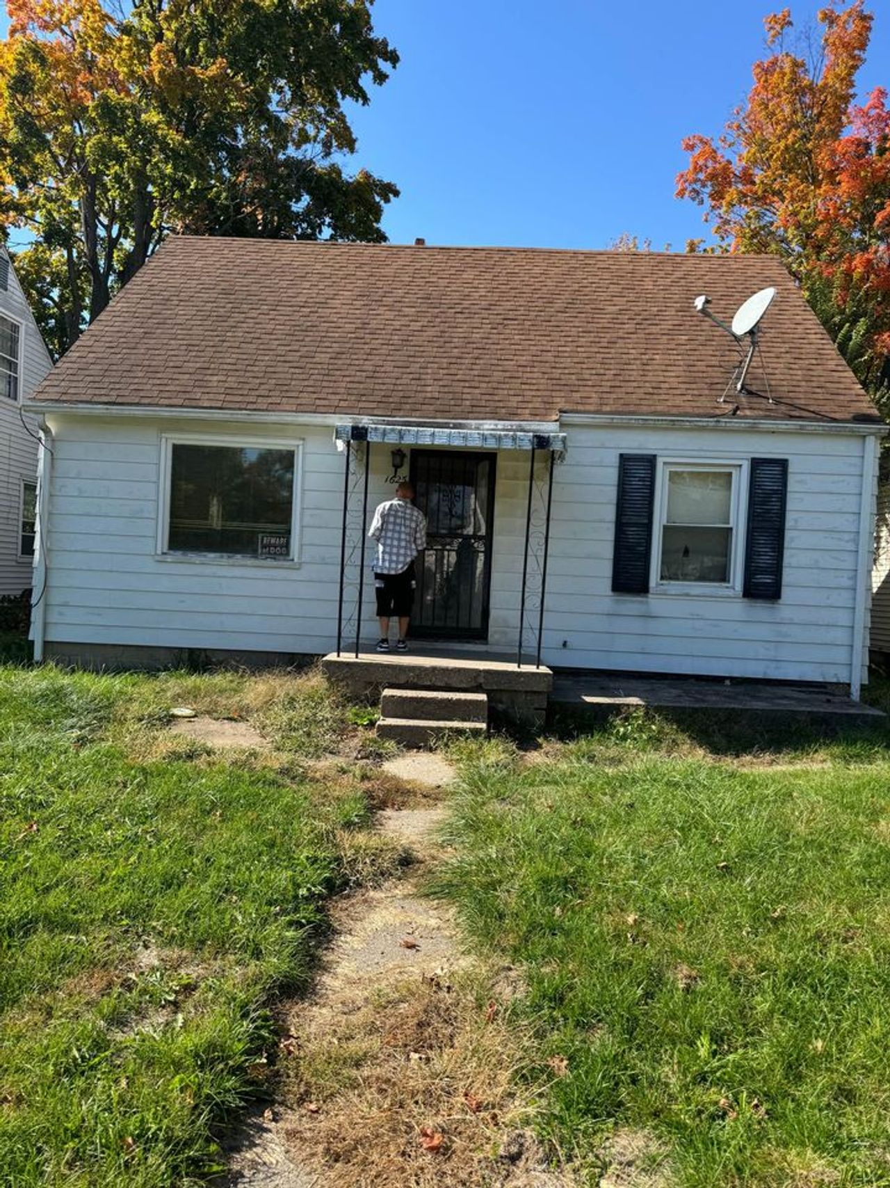 listing, photo 1