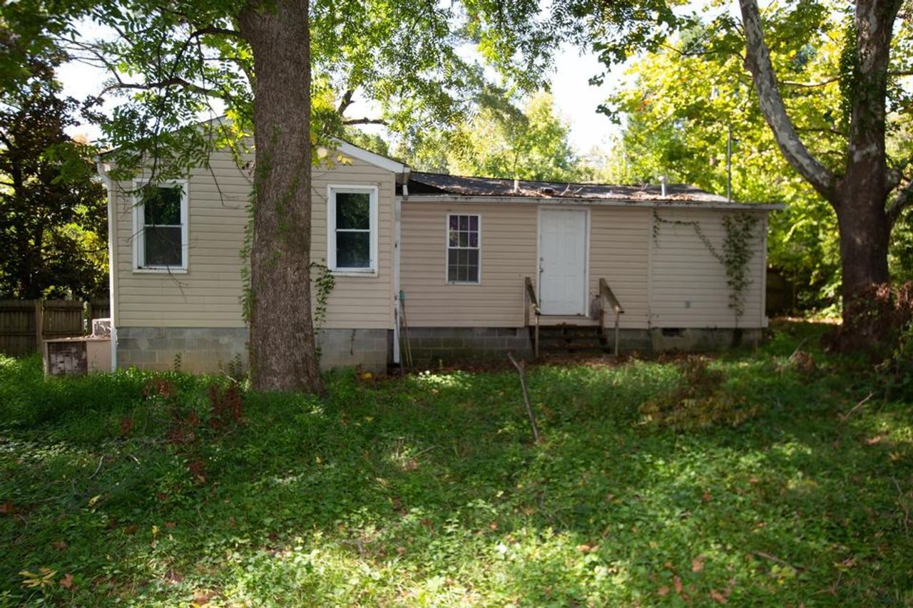 listing, photo 1