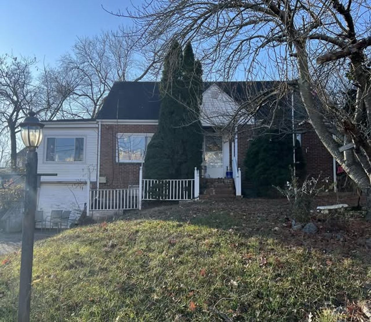 listing, photo 1