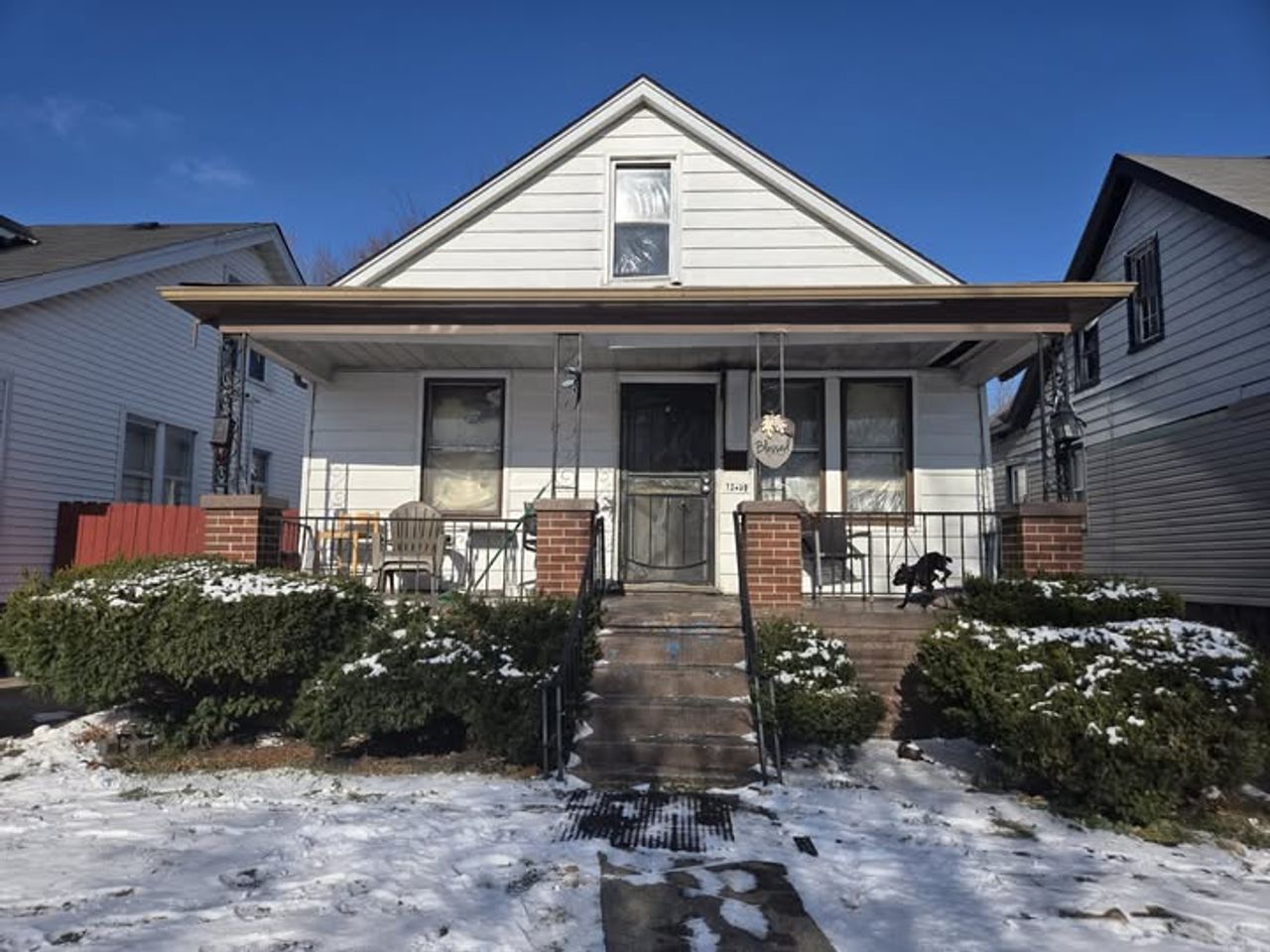 listing, photo 1