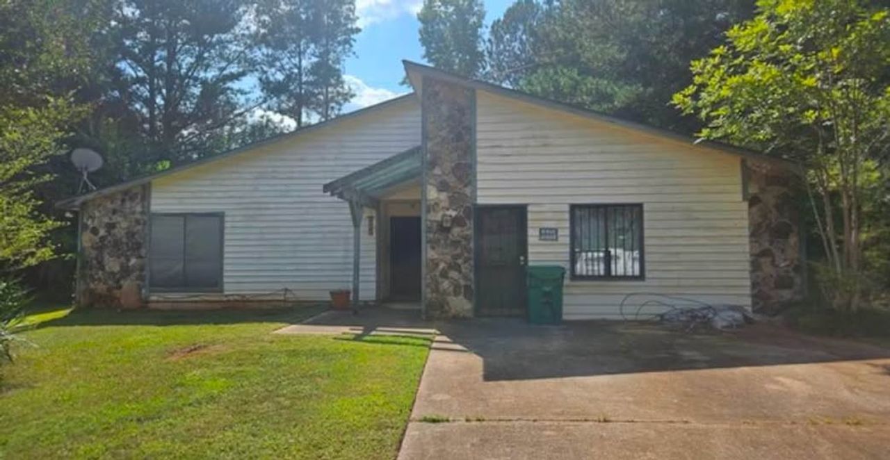 listing, photo 1