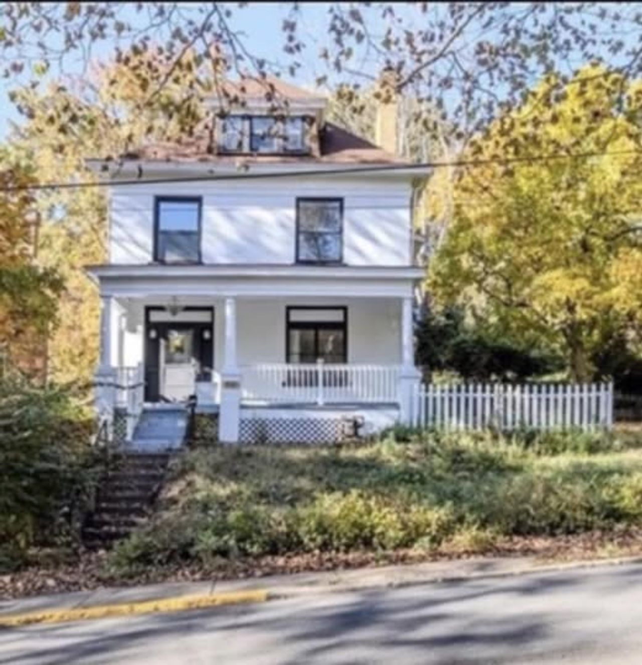 listing, photo 1